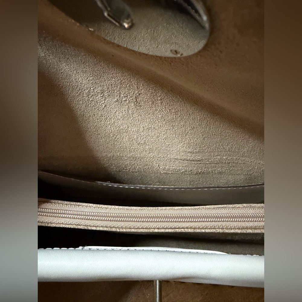 Michael Kors Greenwich Shoulder Bag - Picture 10 of 14